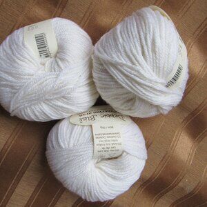 Lot of 6 sks Debbie Bliss cashmerino aran yarn, 50g(90m) each,white